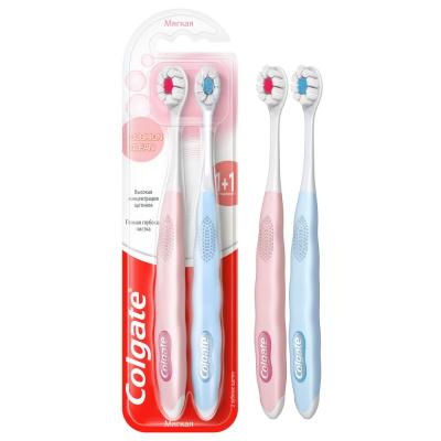 Зубная щетка Colgate Cushion Clean 1+1 мягкая, блистер