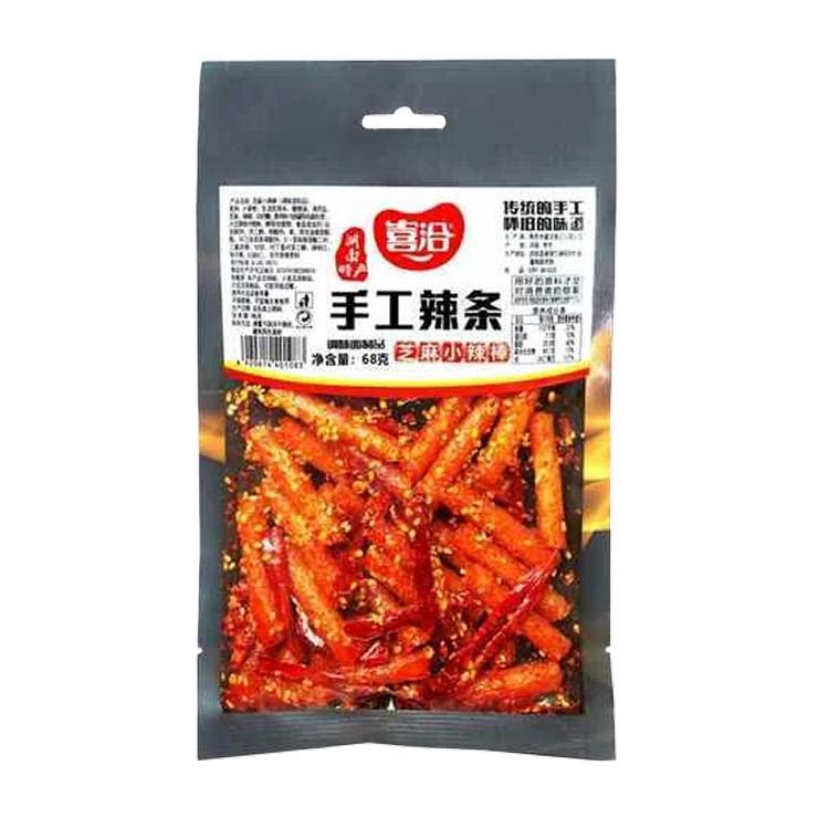 Мясо соевое XI QIA острые палочки ручной работы с кунжутом 68 гр., дой-пак