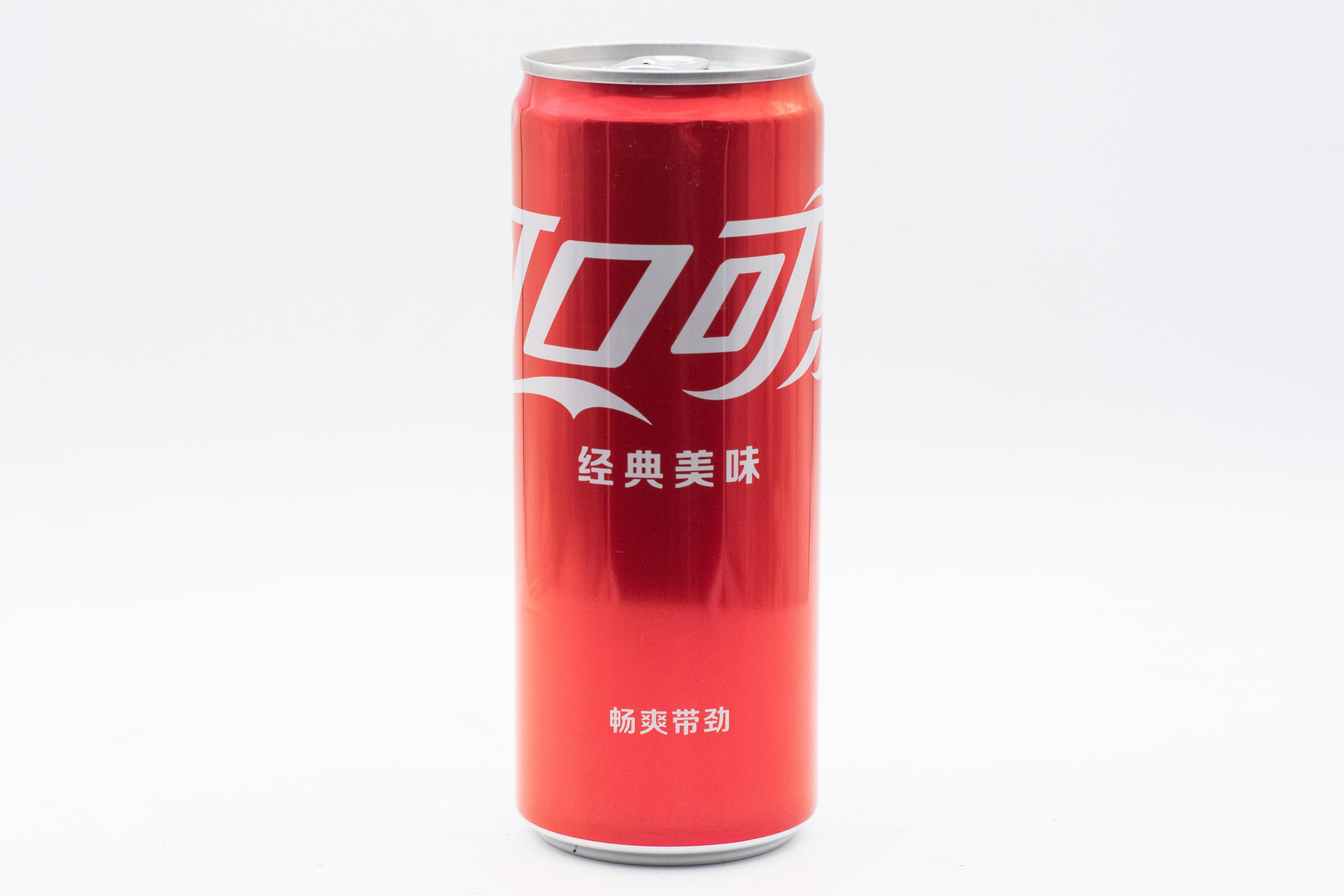 Напиток газированный Coca-Cola слим Китай 330 мл.,  ж/б