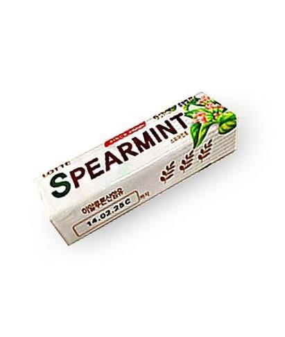 Жевательная резинка Lotte Spearmint со вкусом мяты Южная Корея 26 гр., обертка